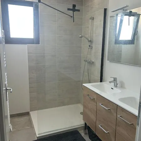 Avec Vue, Piscine, Air De Jeu, Sport, Calme *