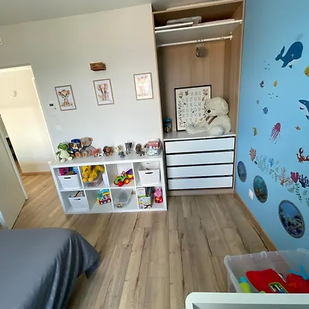 Avec Vue, Piscine, Air De Jeu, Sport, Calme