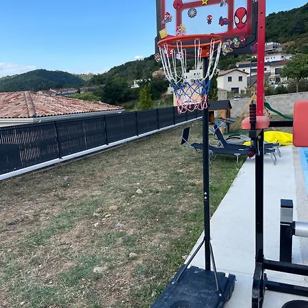 Avec Vue, Piscine, Air De Jeu, Sport, Calme Villa